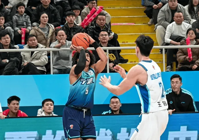 开云注册网址-鲁媒:青岛男篮整场都打得十分挣扎,外线迟迟找不到感觉
