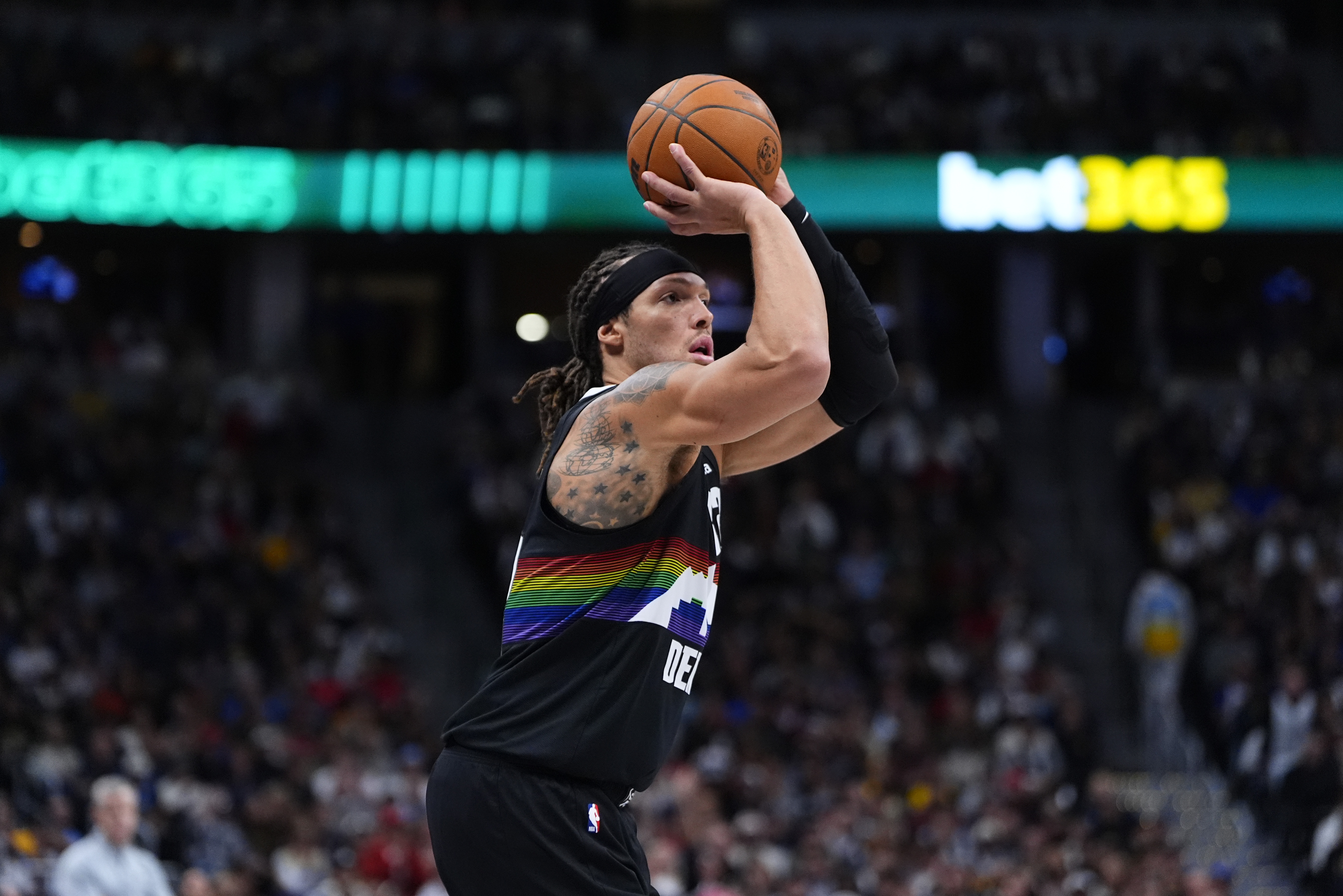 kaiyun-掘金官方：阿隆·戈登腿筋受伤 本场提前退赛&amp;不会回归