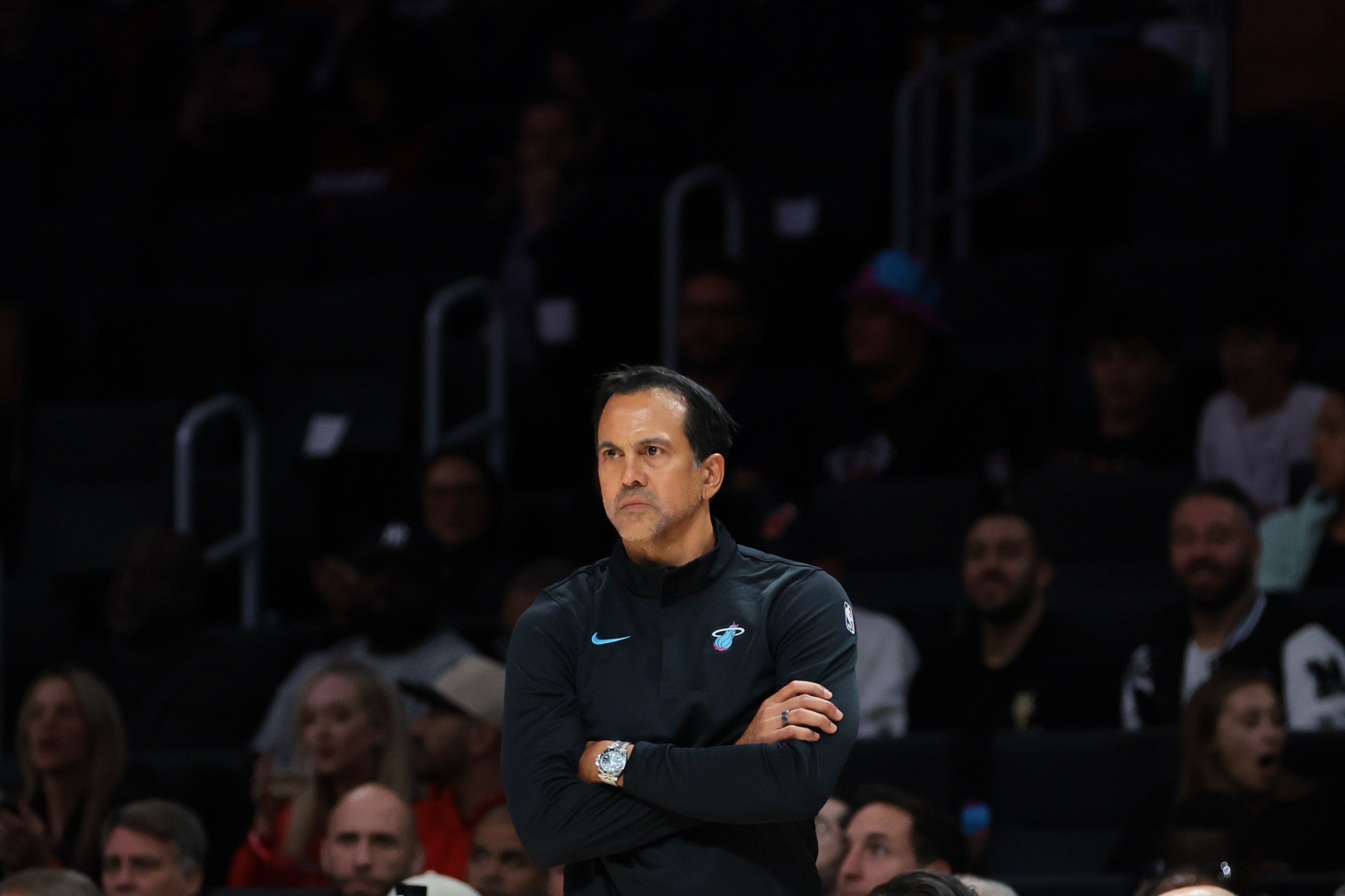 斯波：双方球员都在抱怨场地状况 工作人员也断定场地条件不合格