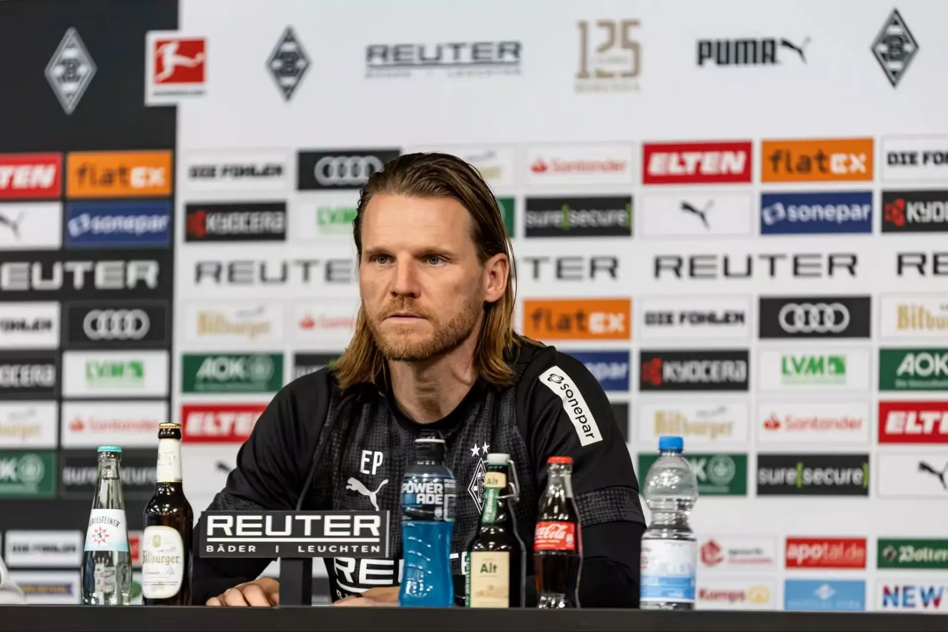 门兴主帅：凯恩缺阵不影响拜仁实力，门兴绝不会保守死守